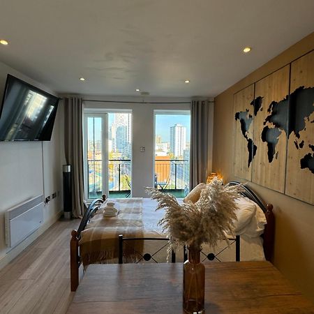 Апартаменты Cozy Flat With Balcony Лондон Экстерьер фото
